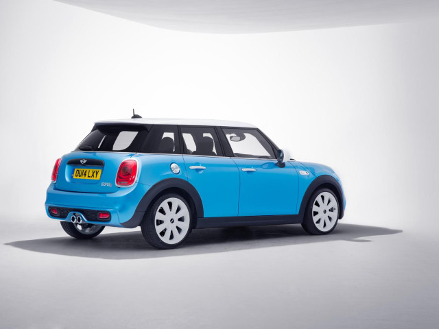 Mini five-door hatchback  фото