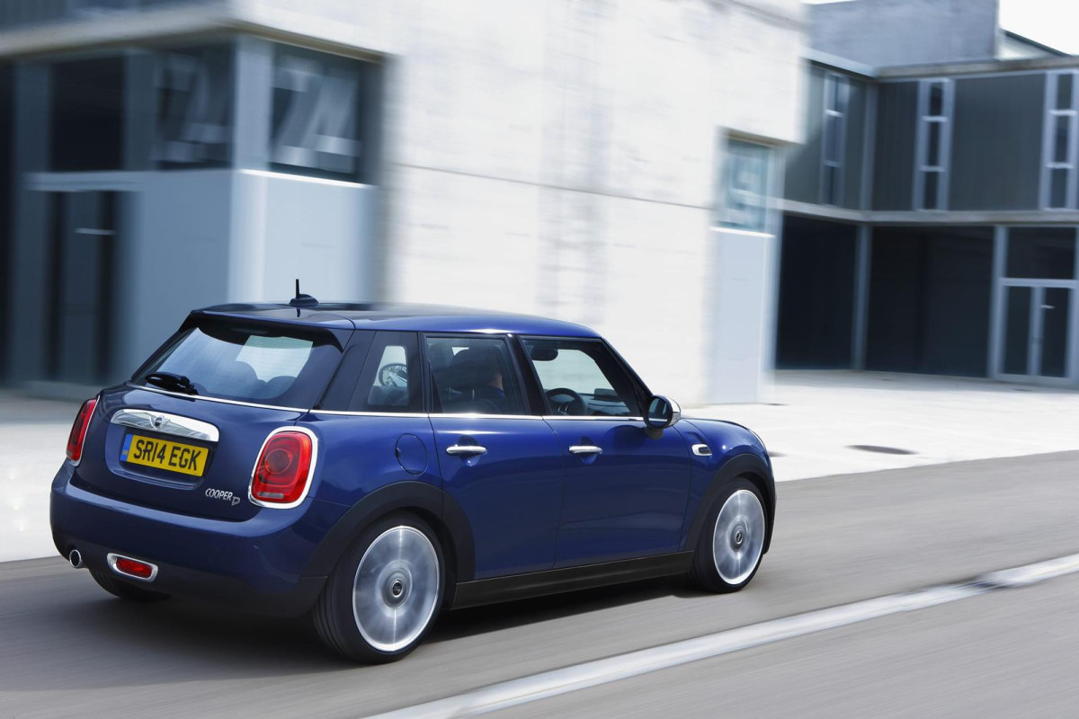 Mini five-door hatchback  фото 125156