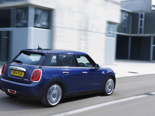 Mini five-door hatchback  фото