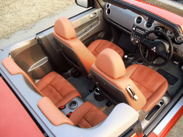 Mitsubishi Colt фото