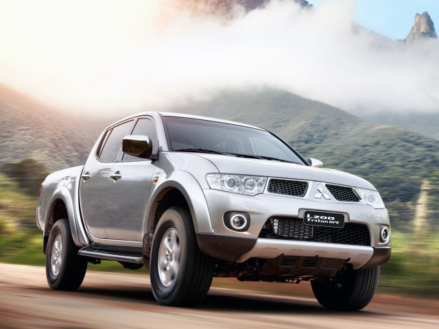 Mitsubishi L200 фото