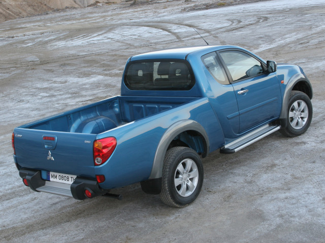 Mitsubishi L200 фото