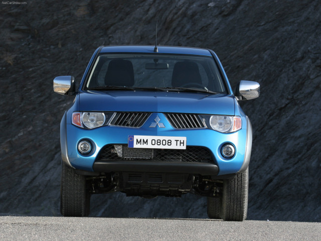 Mitsubishi L200 фото