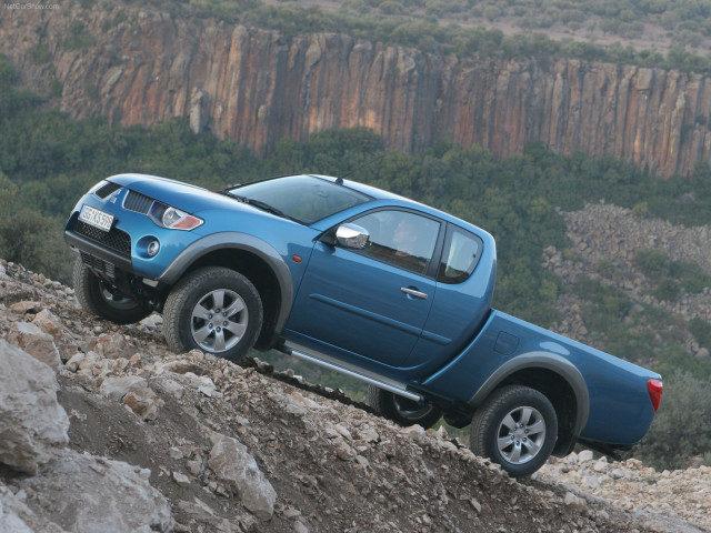 Mitsubishi L200 фото