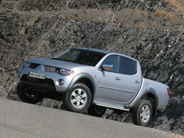 Mitsubishi L200 фото