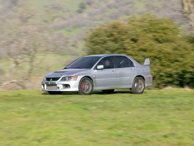 Mitsubishi Lancer Evolution IX фото