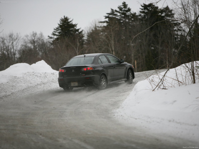 Mitsubishi Lancer Evolution MR фото