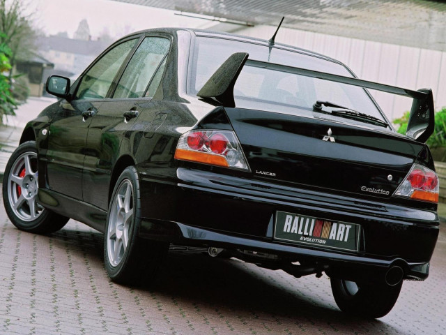 Mitsubishi Lancer Evolution VIII фото