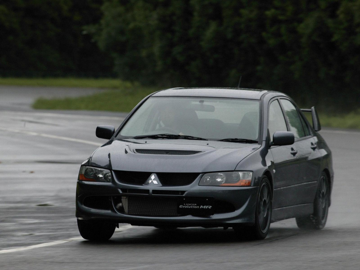 Mitsubishi Lancer Evolution VIII фото 13902