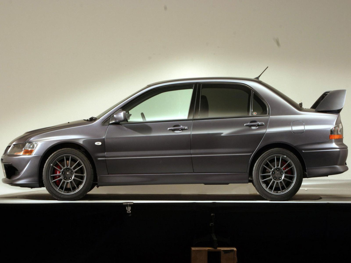 Mitsubishi Lancer Evolution VIII фото 13909