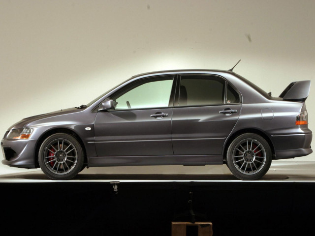 Mitsubishi Lancer Evolution VIII фото