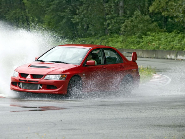 Mitsubishi Lancer Evolution VIII фото