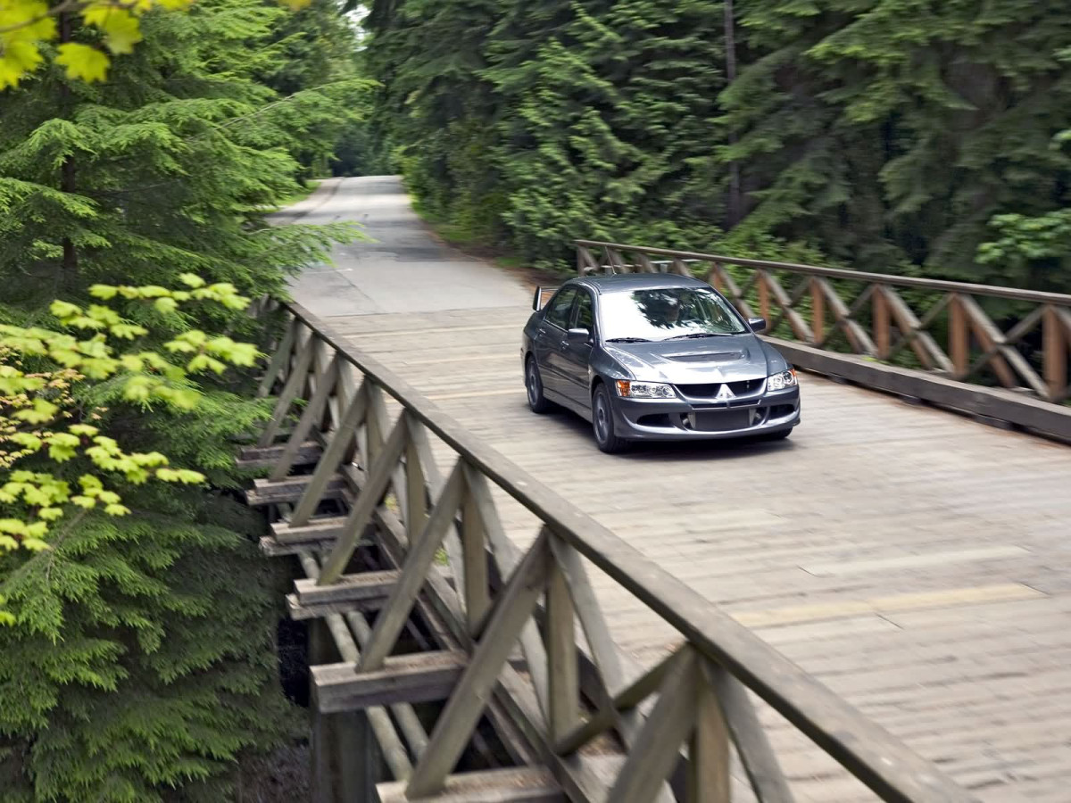 Mitsubishi Lancer Evolution VIII фото 16560