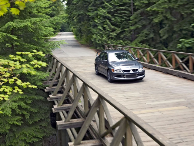 Mitsubishi Lancer Evolution VIII фото