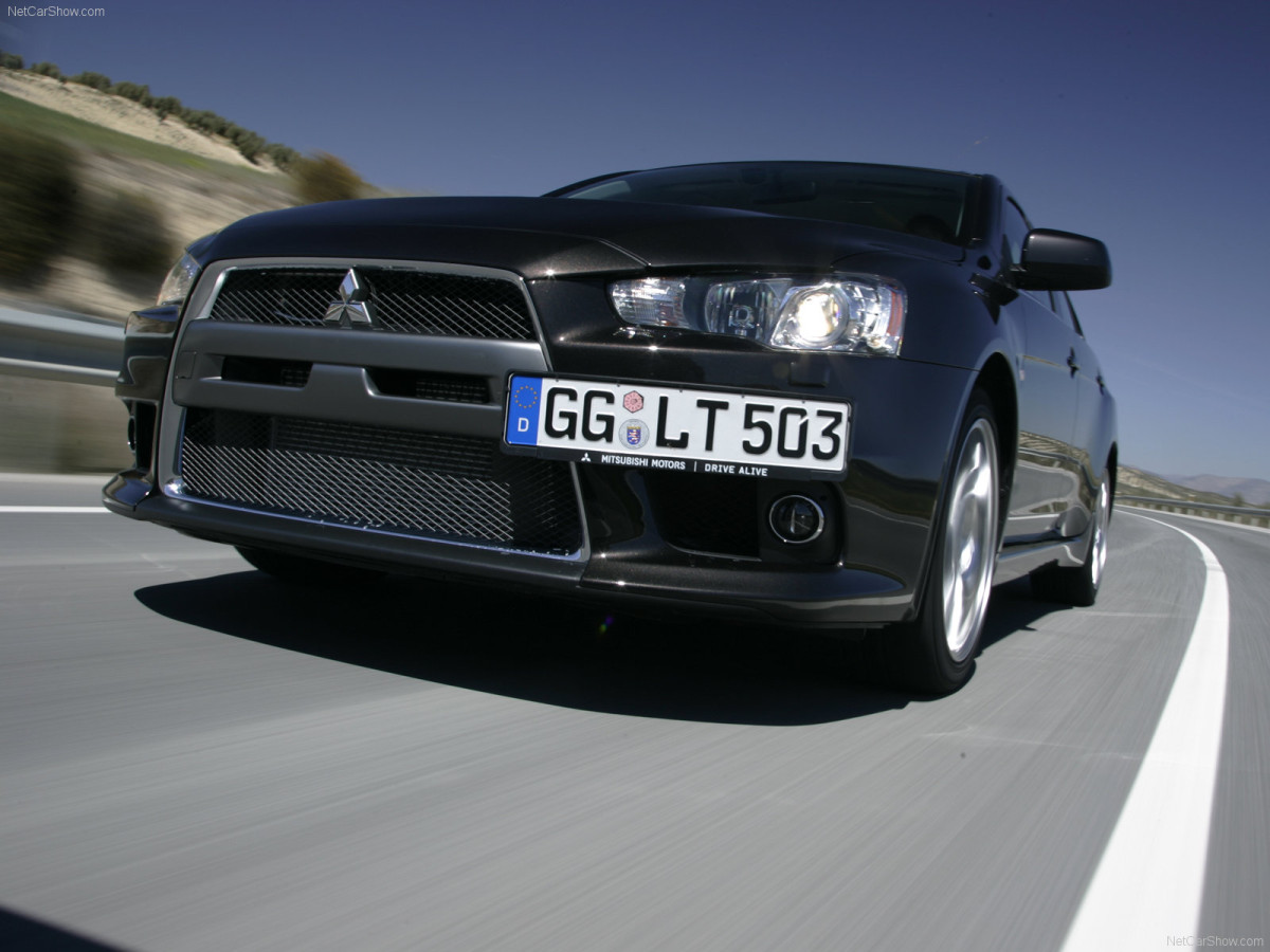 Mitsubishi Lancer Evolution X фото 56728