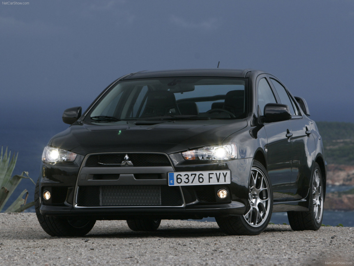 Mitsubishi Lancer Evolution X фото 56737