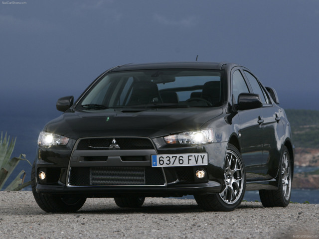 Mitsubishi Lancer Evolution X фото