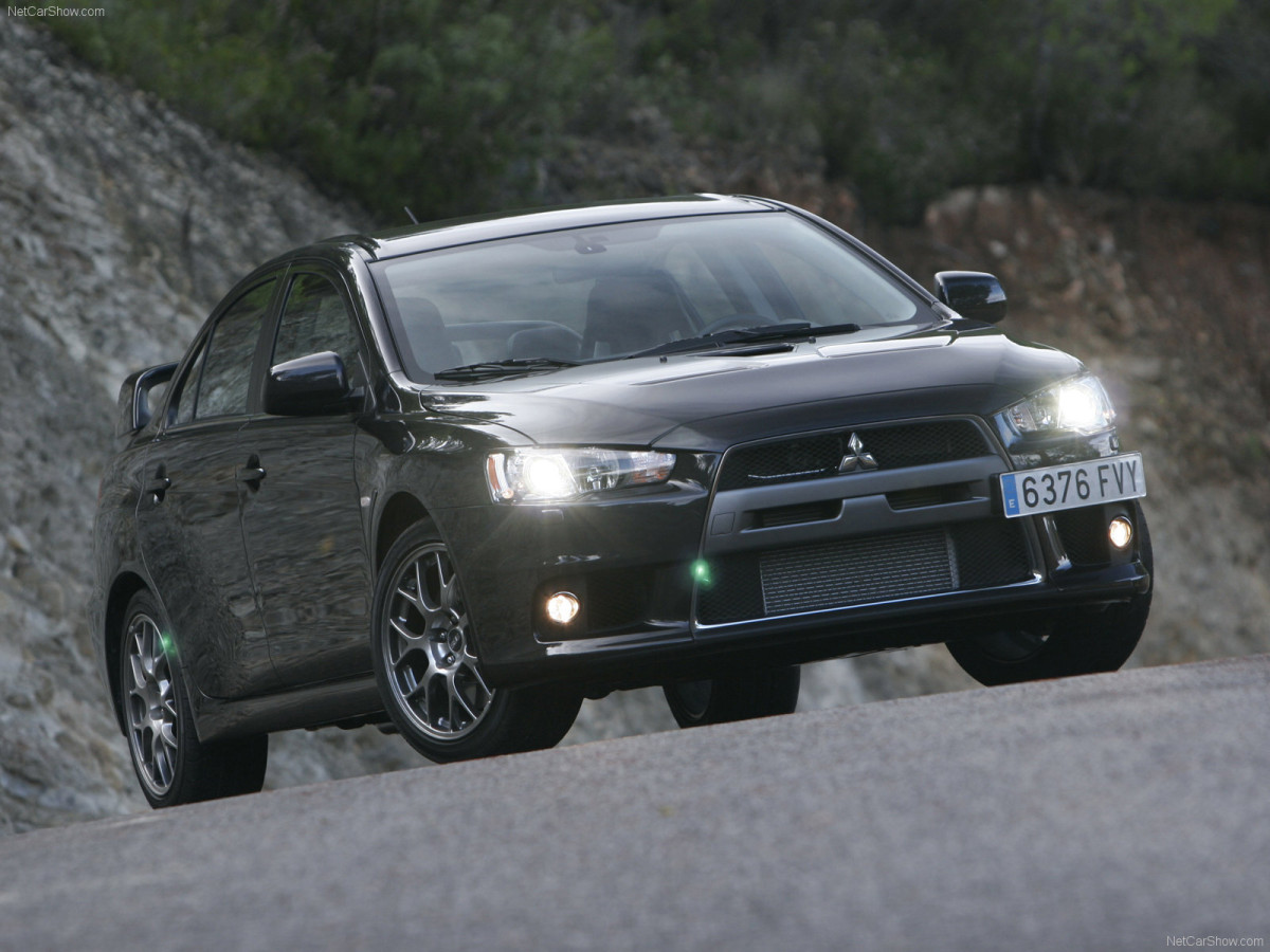 Mitsubishi Lancer Evolution X фото 56738