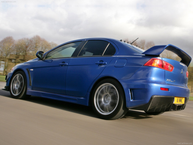 Mitsubishi Lancer Evolution X фото