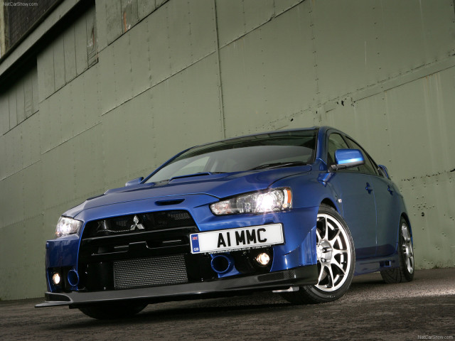 Mitsubishi Lancer Evolution X фото