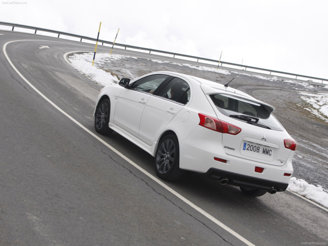 Mitsubishi Lancer Sportback Ralliart фото