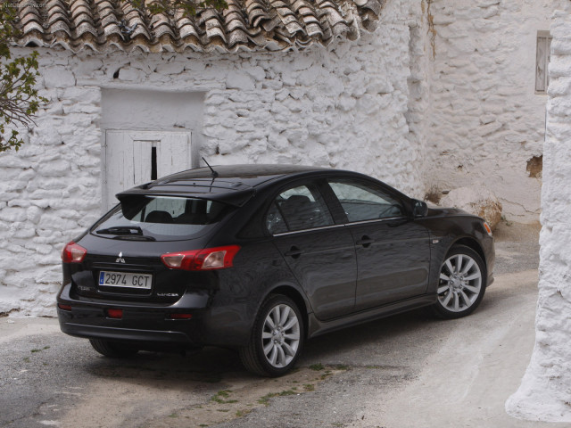 Mitsubishi Lancer Sportback фото