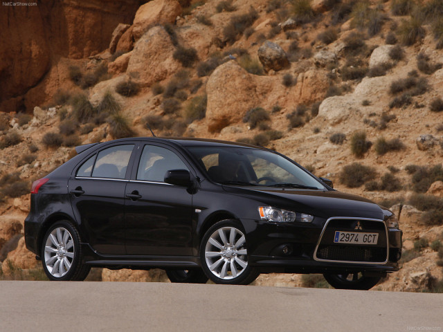 Mitsubishi Lancer Sportback фото