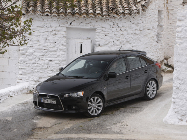 Mitsubishi Lancer Sportback фото