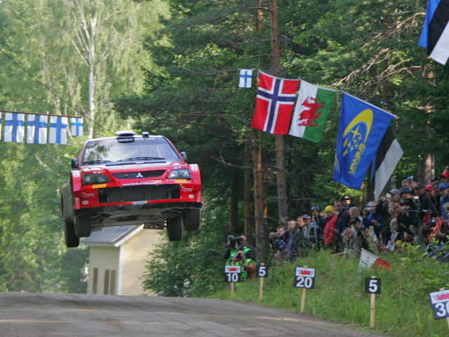 Mitsubishi Lancer WRC фото