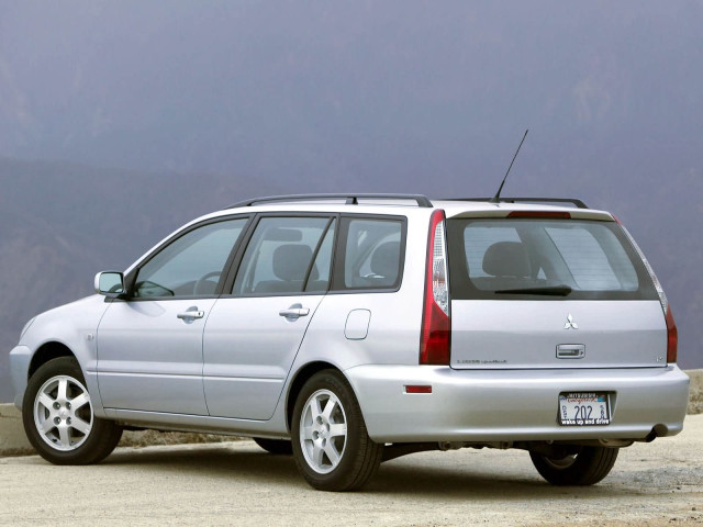 Mitsubishi Lancer фото