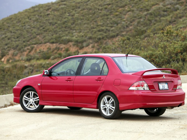 Mitsubishi Lancer фото