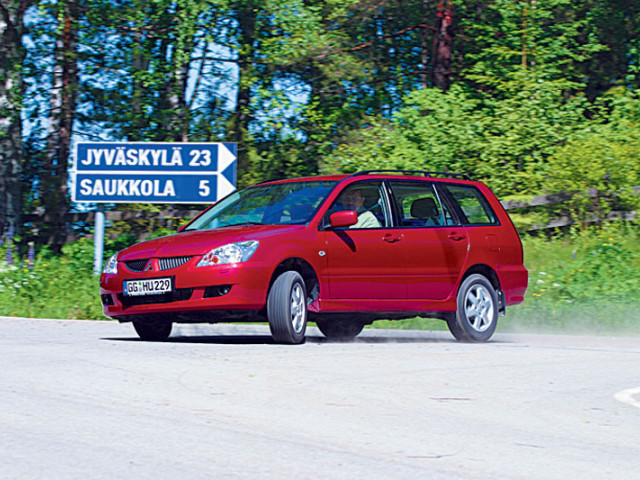 Mitsubishi Lancer фото