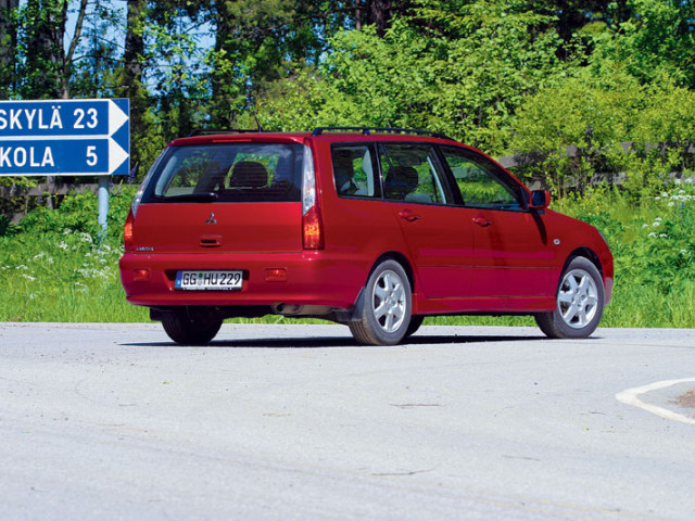 Mitsubishi Lancer фото