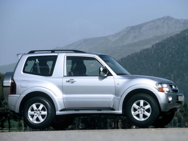 Mitsubishi Montero GLS 3-door фото