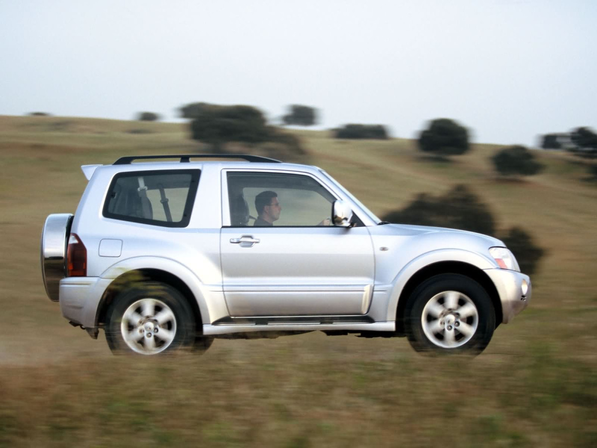 Mitsubishi Montero GLS 3-door фото 15902