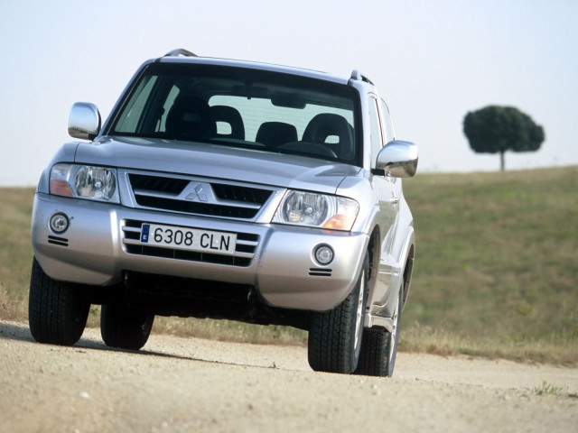 Mitsubishi Montero GLS 3-door фото