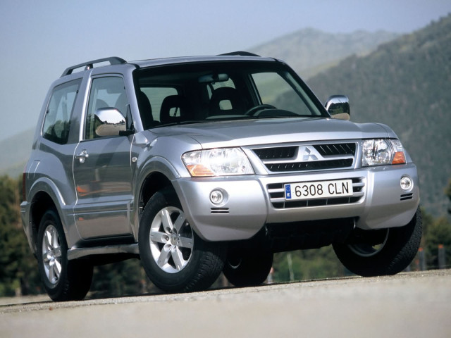 Mitsubishi Montero GLS 3-door фото