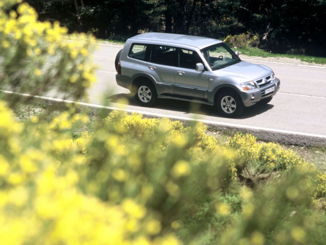 Mitsubishi Montero GLS 5-door фото