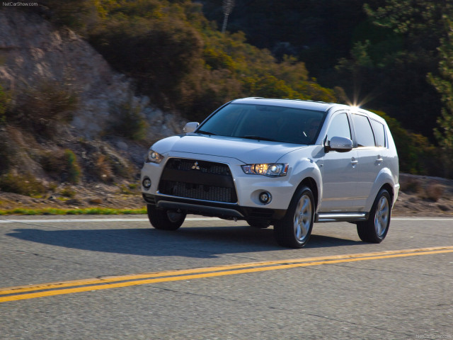 Mitsubishi Outlander GT фото