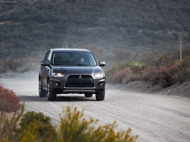 Mitsubishi Outlander GT фото