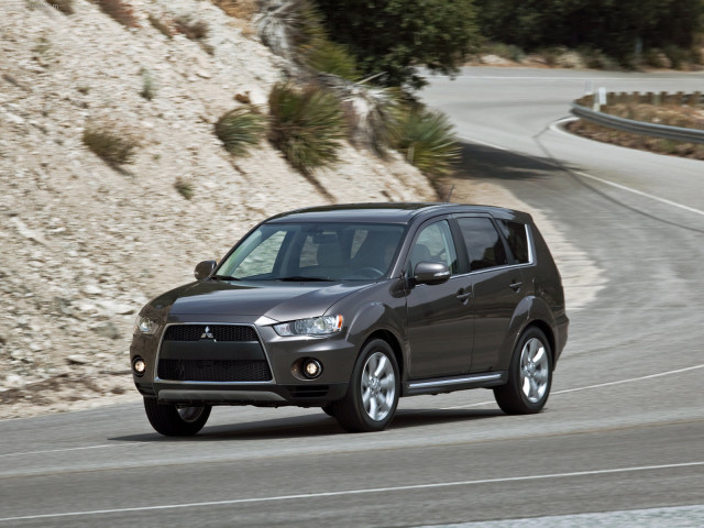 Mitsubishi Outlander GT фото