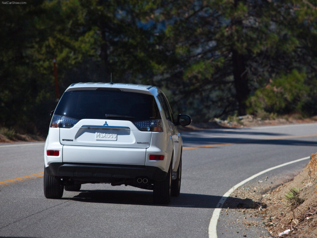 Mitsubishi Outlander GT фото