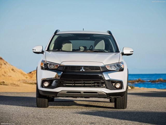 Mitsubishi Outlander Sport фото