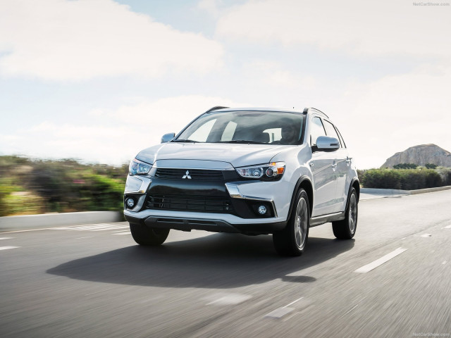 Mitsubishi Outlander Sport фото