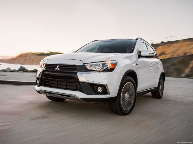 Mitsubishi Outlander Sport фото