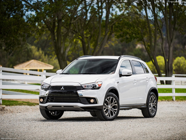 Mitsubishi Outlander Sport фото