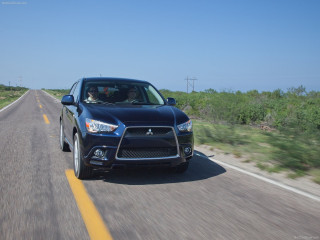 Mitsubishi Outlander Sport фото