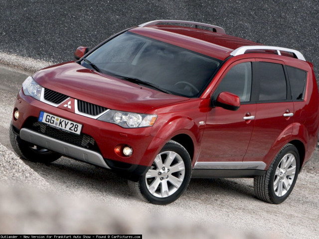 Mitsubishi Outlander XL фото