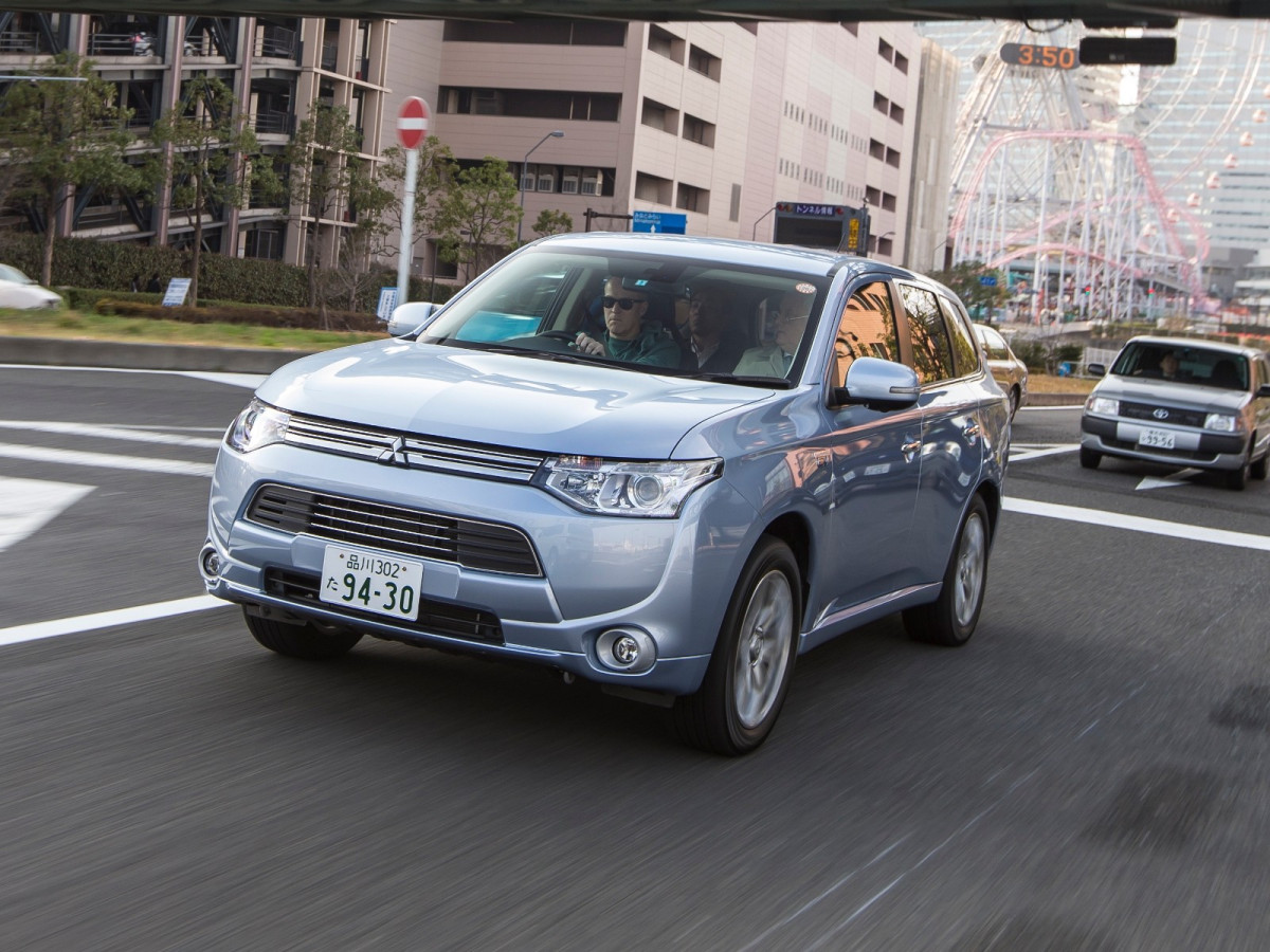 Mitsubishi Outlander фото 104027