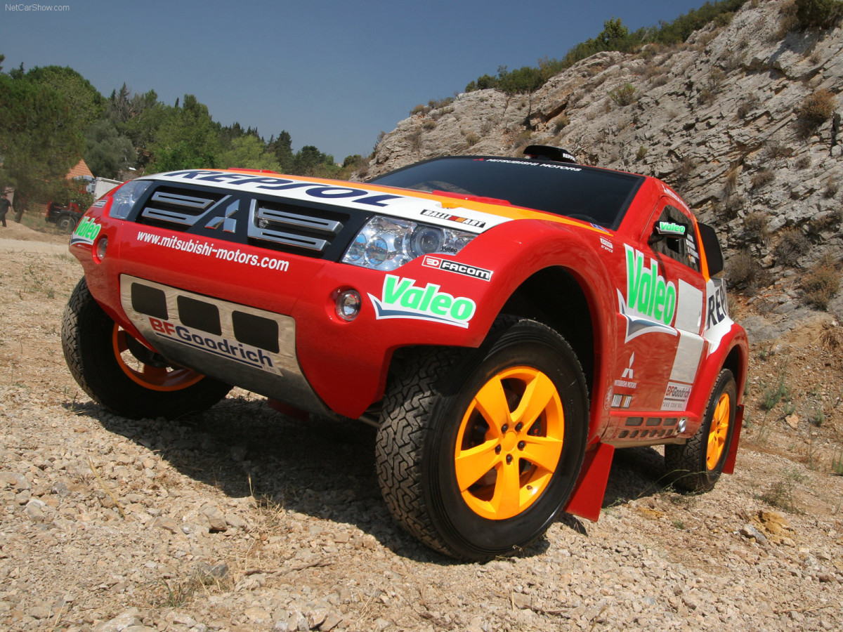 Mitsubishi Pajero Evolution фото 38787